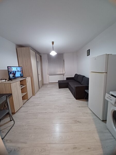 Titan 1 Decembrie 1918 5 min metrou