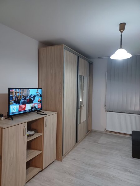 Titan 1 Decembrie 1918 5 min metrou